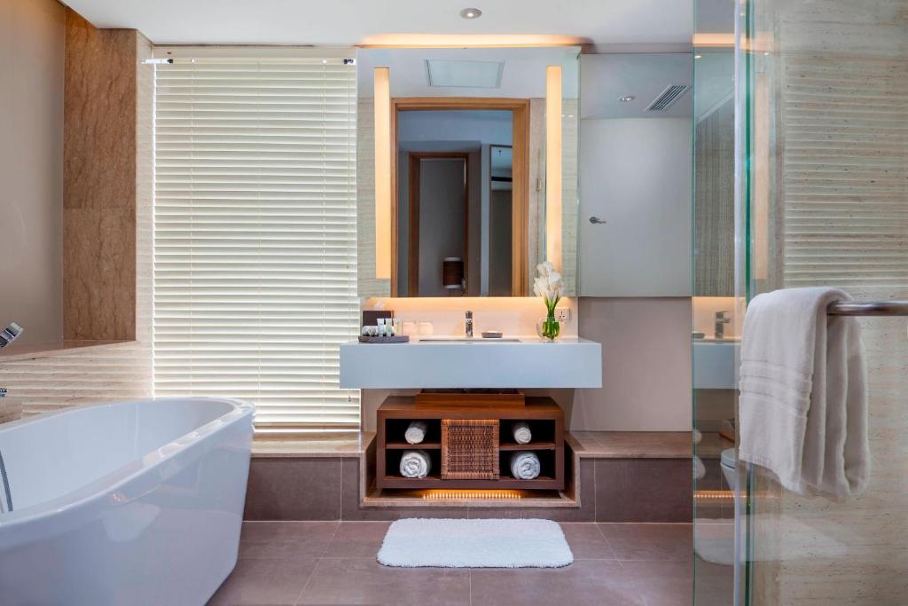 Courtyard by Marriott Bali Seminyak Resort Courtyard by Marriott Bali Seminyak Resort