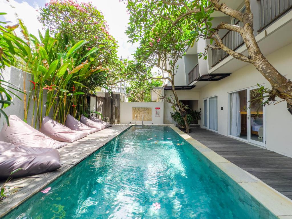 Hola Seminyak Hola Seminyak
