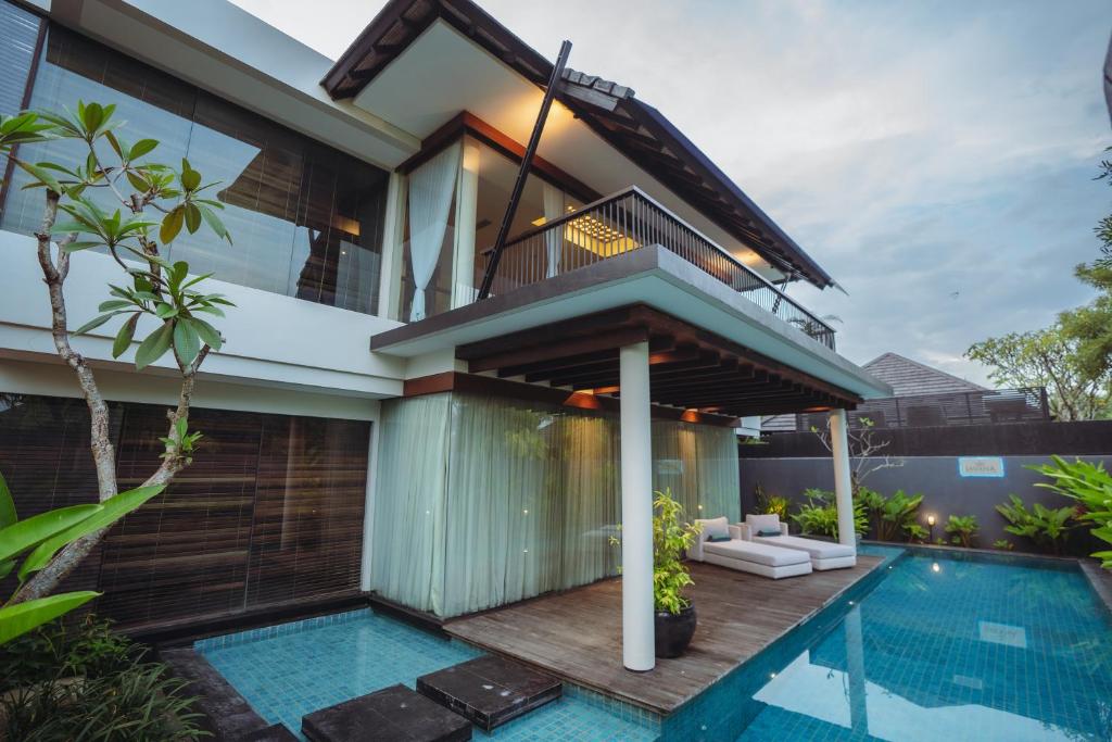 Javana Royal Villas