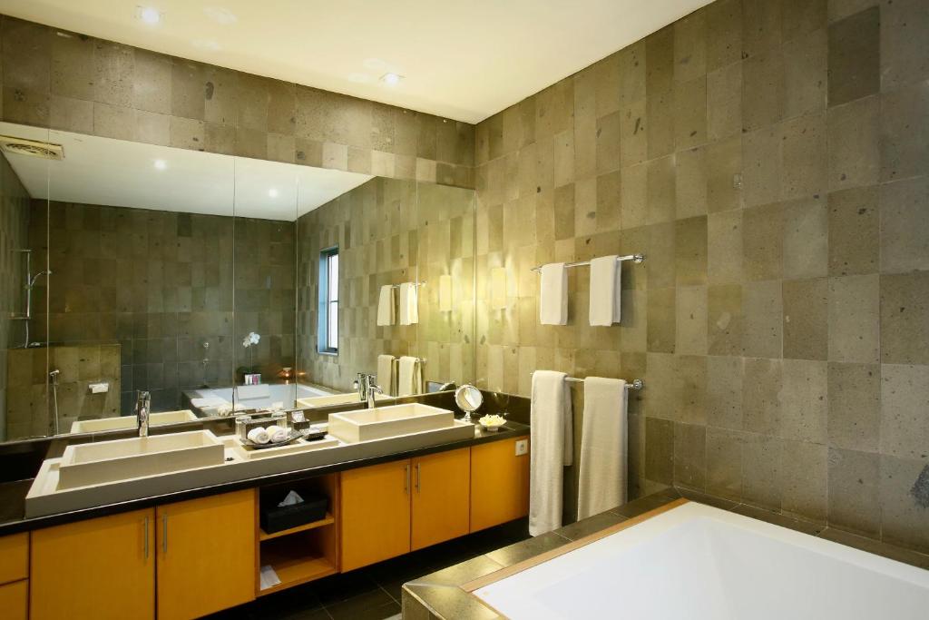 Bali Island Villas and Spa Seminyak Bali Island Villas and Spa Seminyak