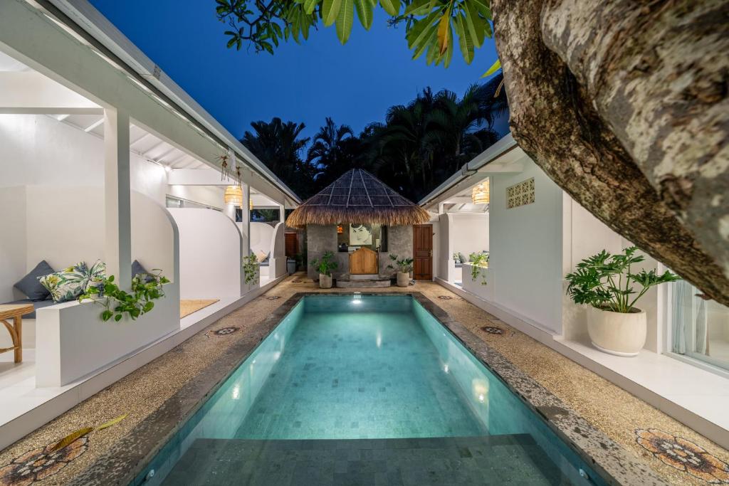 ADULTS ONLY Chic Boutique Room with Pool 900m Walk to Beach ADULTS ONLY Chic Boutique Room with Pool 900m Walk to Beach