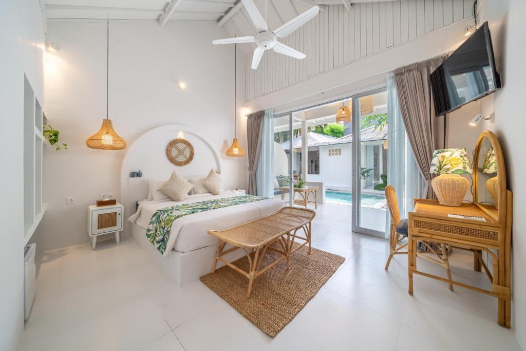 ADULTS ONLY Chic Boutique Room with Pool 900m Walk to Beach ADULTS ONLY Chic Boutique Room with Pool 900m Walk to Beach
