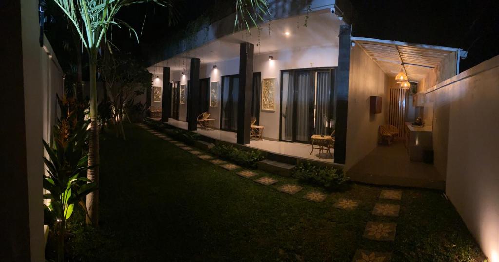 Queens Villa Queens Villa