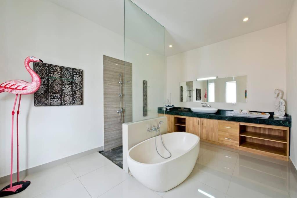 3BR Del Mar Beach Villas Near La Plancha Seminyak 3BR Del Mar Beach Villas Near La Plancha Seminyak