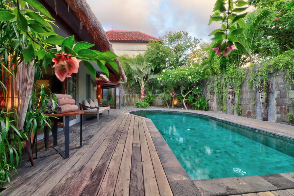 Villa Sham Villa Sham