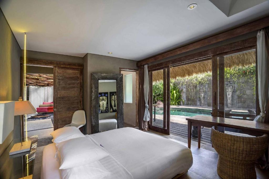 Villa Sham Villa Sham