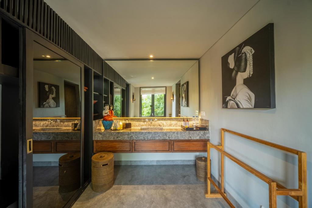 Villa De Suma - Fully Staffed Luxury Villa, Central Seminyak, walk to the beach Villa De Suma - Fully Staffed Luxury Villa, Central Seminyak, walk to the beach
