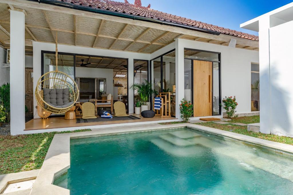 Villa Aarna - Tropical Chic Private Oasis in Seminyak