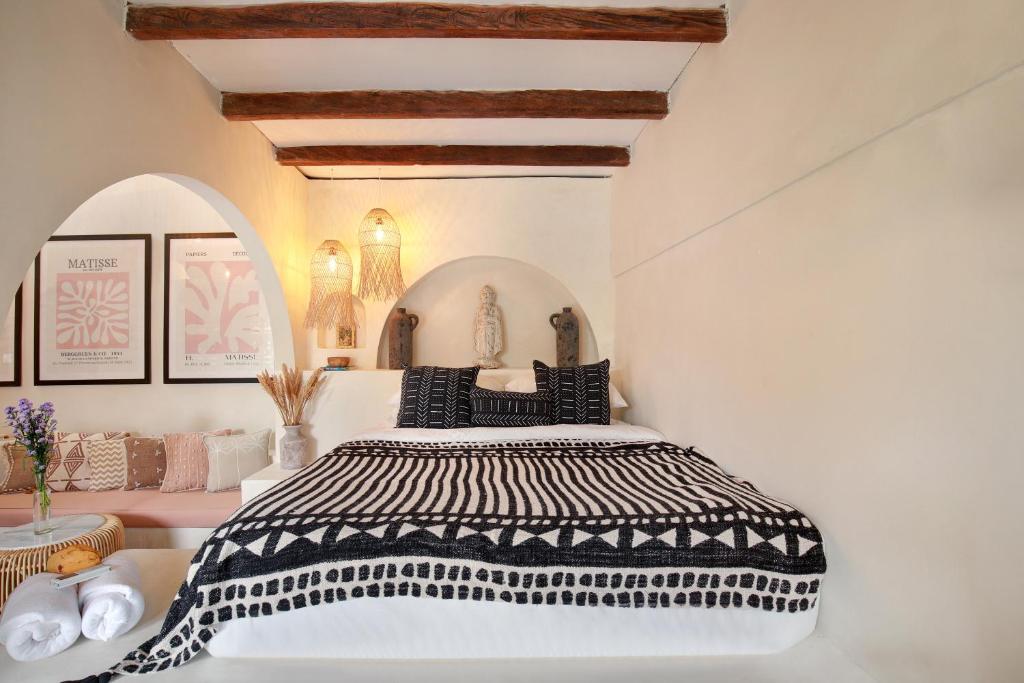 Seminyak Beach Bungalow Studio Villa 1 with private pool SBB1 Seminyak Beach Bungalow Studio Villa 1 with private pool SBB1