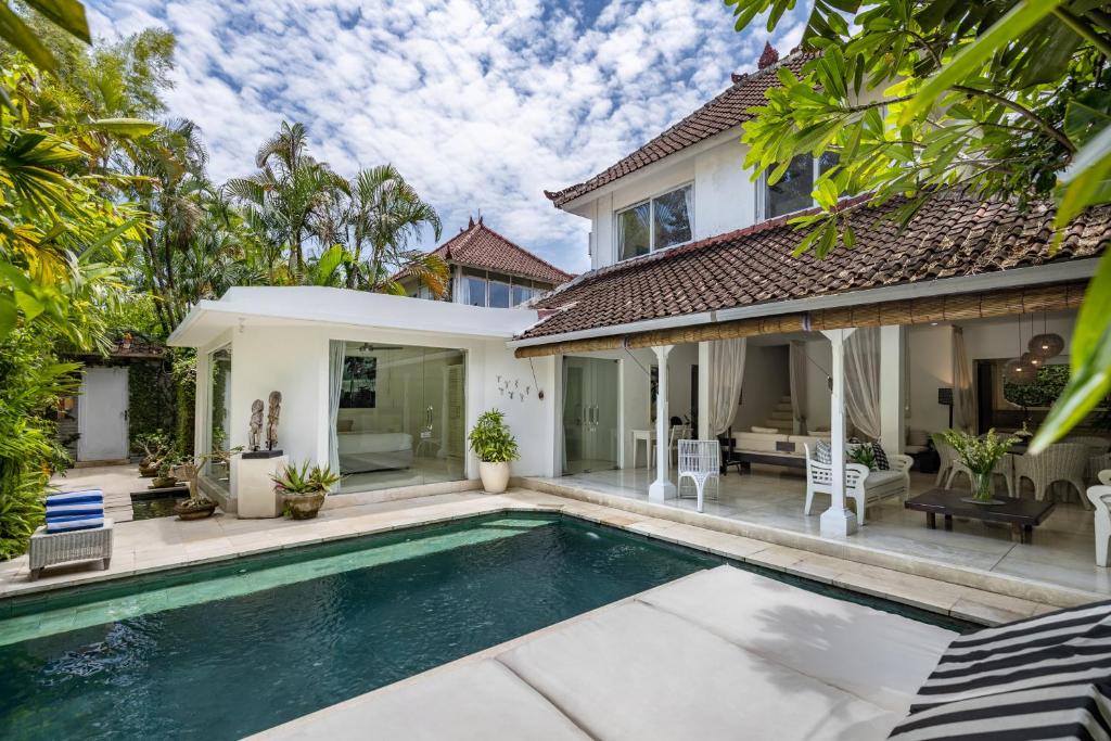 Esha Villa Drupadi Seminyak Esha Villa Drupadi Seminyak