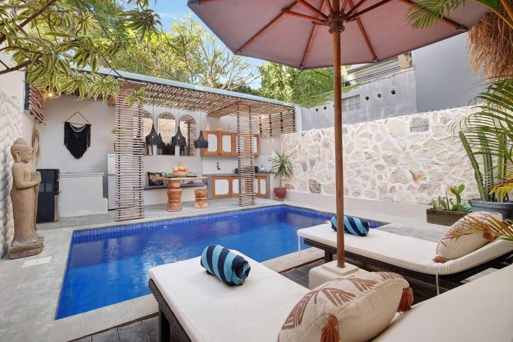 Seminyak Beach Bungalow Studio #2 with Private Pool Seminyak Beach Bungalow Studio #2 with Private Pool