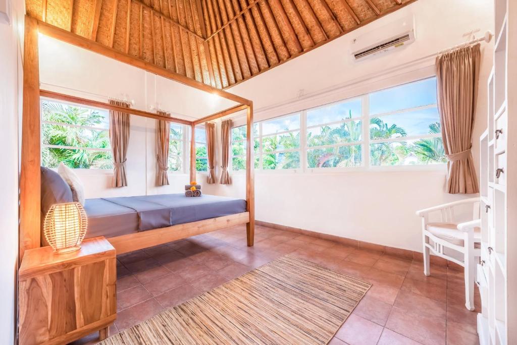 Villa Berlin - Private 6 BDR Villa in Seminyak with Pool and Garden