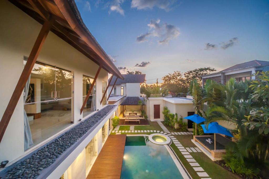 Luxury Villa Juno Seminyak Luxury Villa Juno Seminyak
