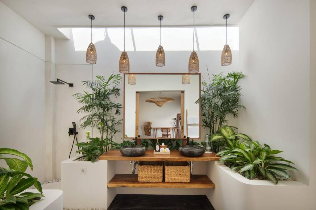 Villa Pawikan Gorgeous 4 beds villa in the heart of Seminyak Villa Pawikan Gorgeous 4 beds villa in the heart of Seminyak