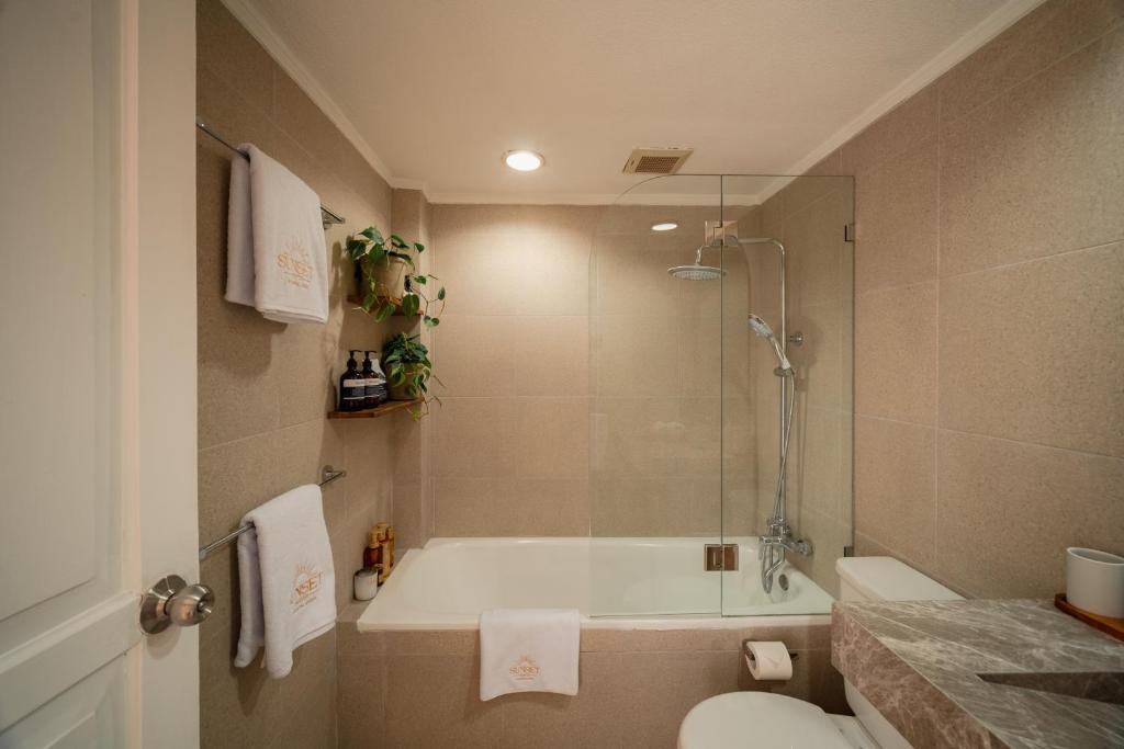 Sunset Suites, 1 bed apartment, Jayakarta hotel Sunset Suites, 1 bed apartment, Jayakarta hotel