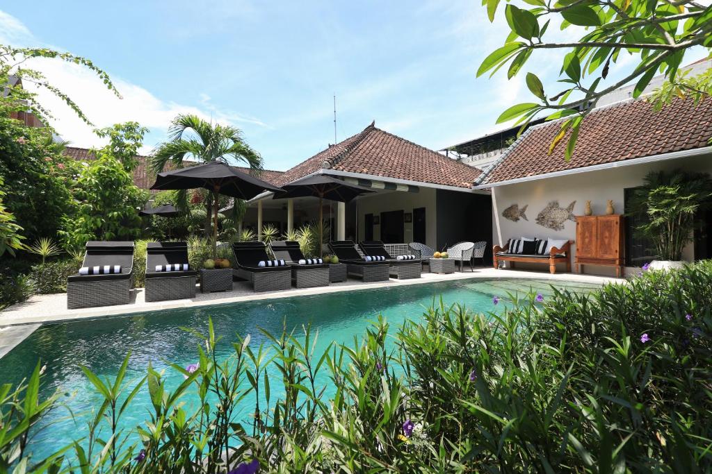 Villa Bloom 1 - 4 bedrooms, 4 bathrooms, private pool close to the beach Villa Bloom 1 - 4 bedrooms, 4 bathrooms, private pool close to the beach