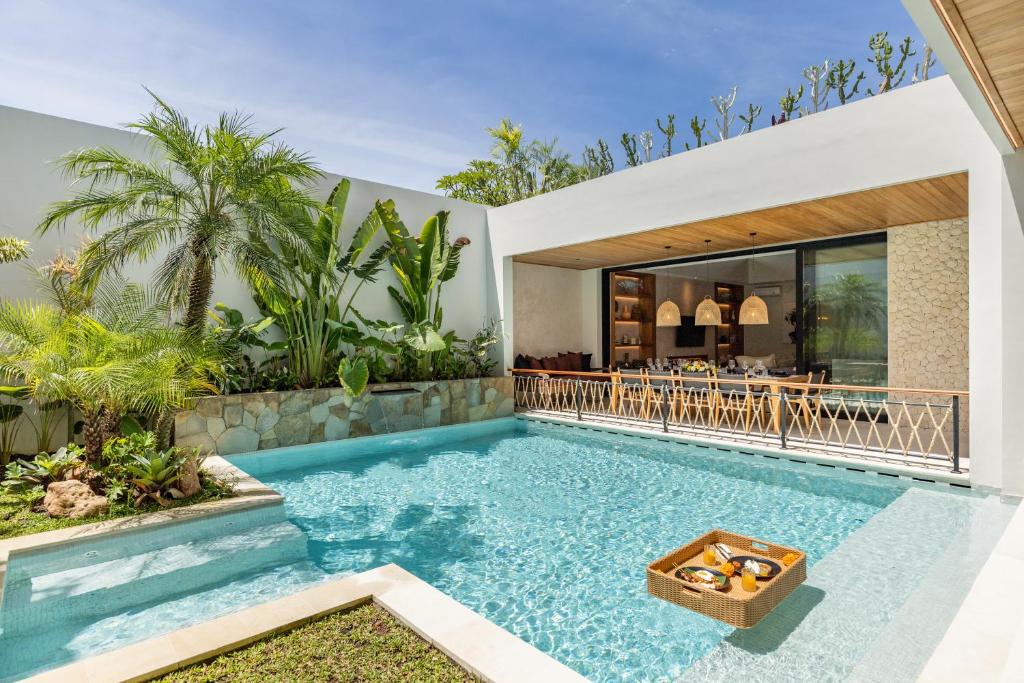 Premium 5 bd Luxury Central Villa 300m to beach & Mexicola Premium 5 bd Luxury Central Villa 300m to beach & Mexicola