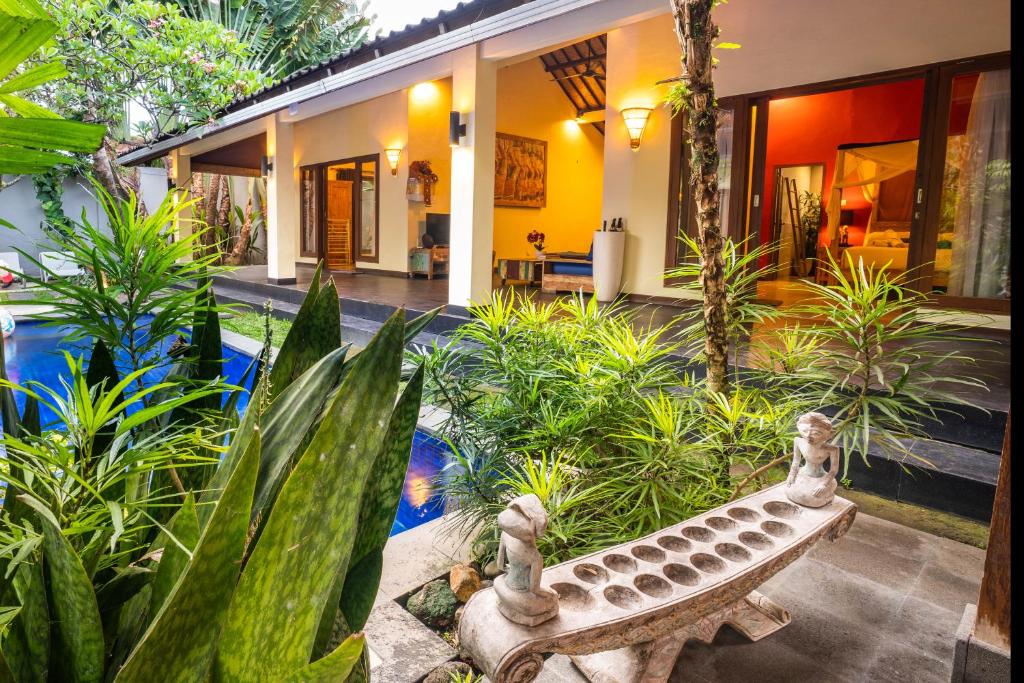 Villa Agni - BEST location! 3BR villa at the heart of Seminyak Villa Agni - BEST location! 3BR villa at the heart of Seminyak