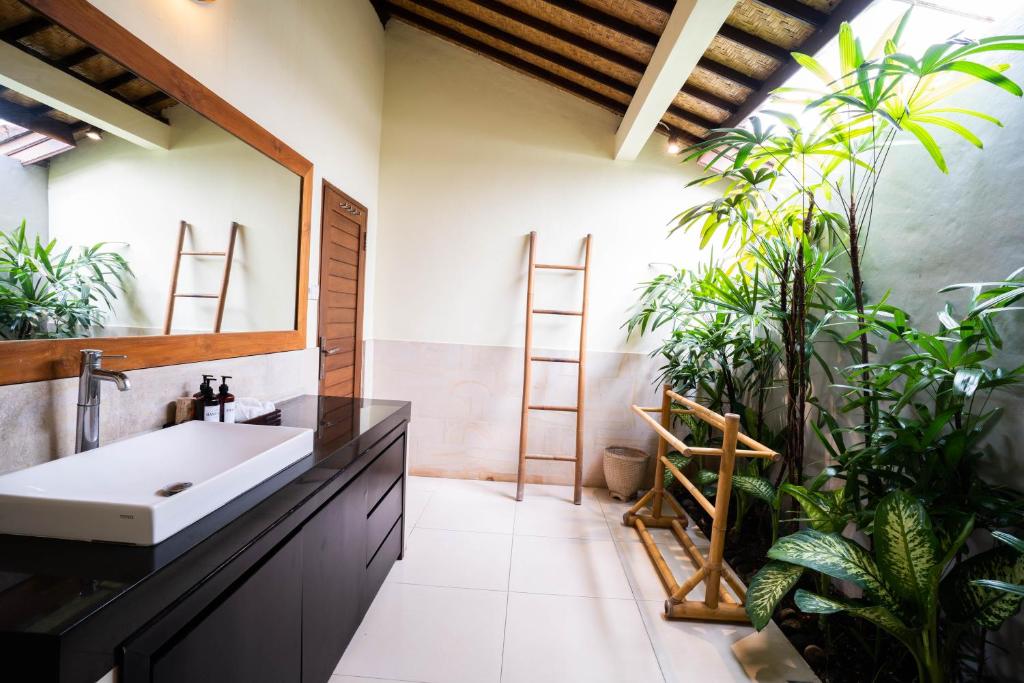 Villa Agni - BEST location! 3BR villa at the heart of Seminyak Villa Agni - BEST location! 3BR villa at the heart of Seminyak