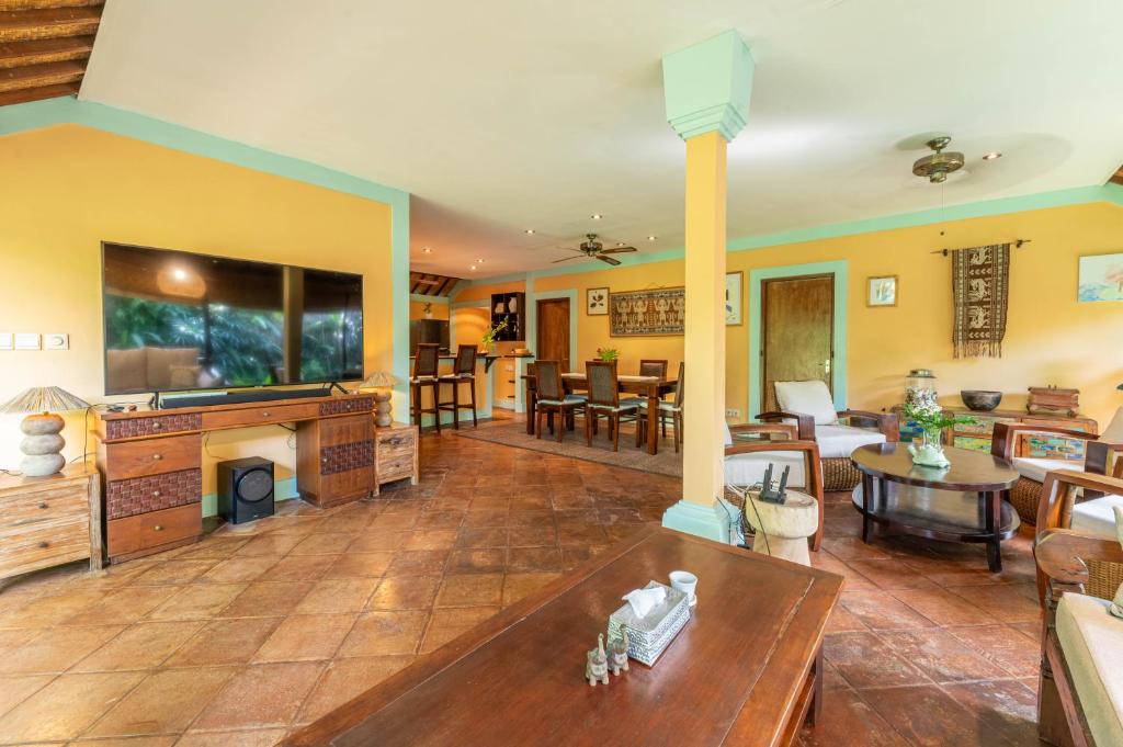 Jungle Wave Villa in Central Seminyak Jungle Wave Villa in Central Seminyak