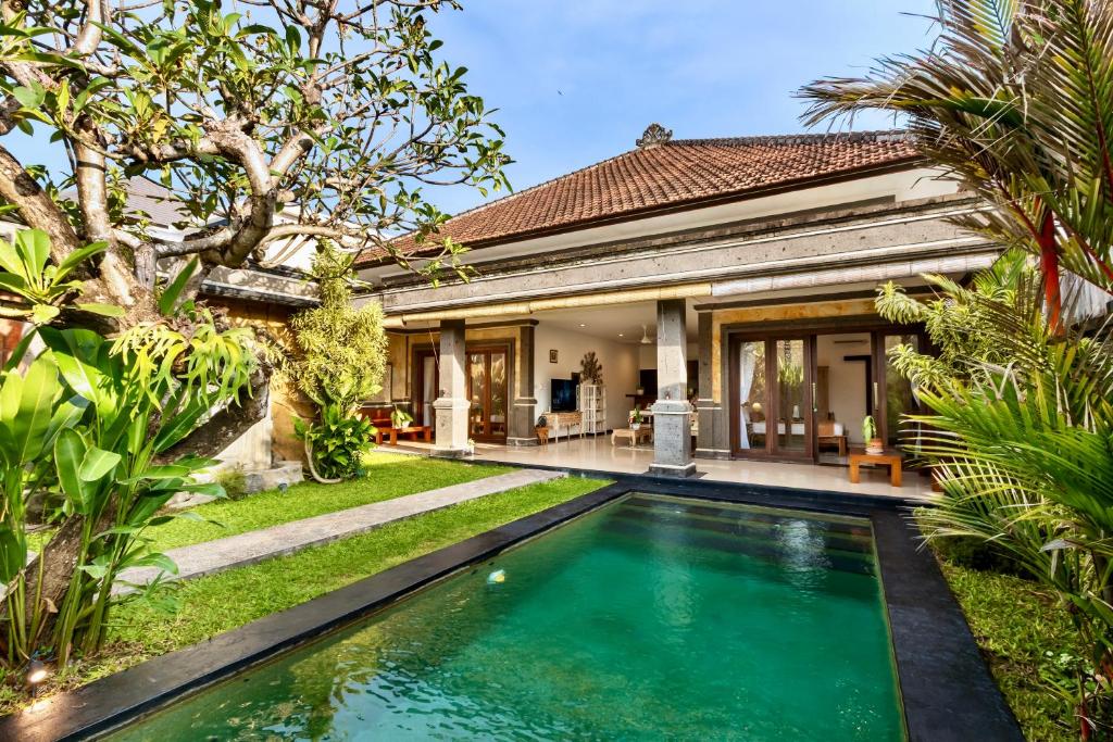 Bens Tunjung Villa Two-Bedroom with Private Pool Kuta Bens Tunjung Villa Two-Bedroom with Private Pool Kuta