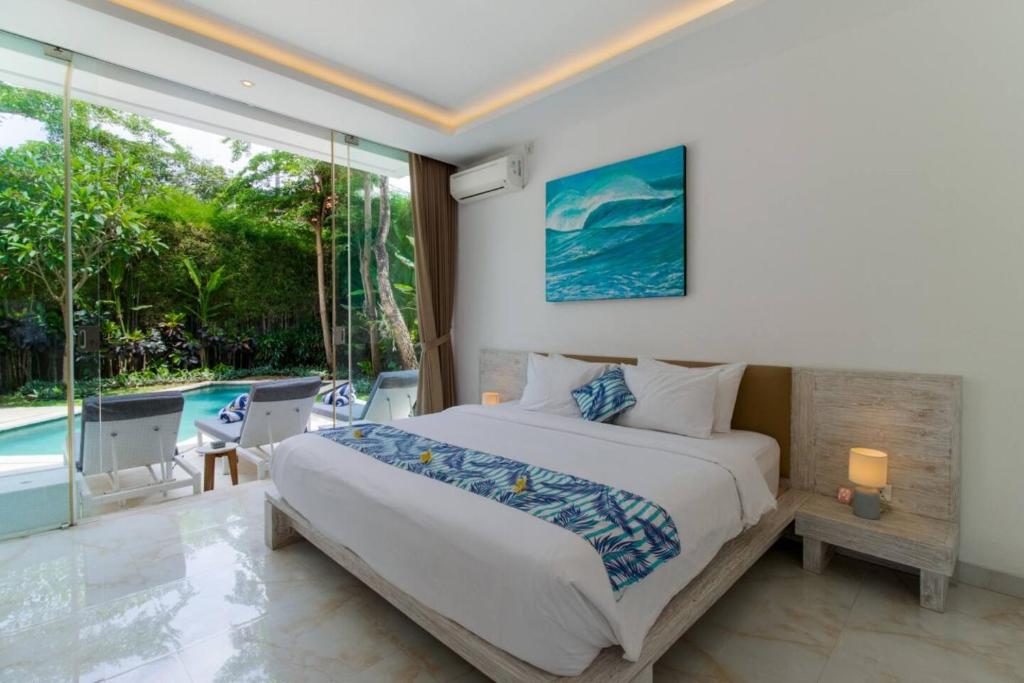 Fantastic 3 Bed Villa, Walk to Beach, Sunny Pool Fantastic 3 Bed Villa, Walk to Beach, Sunny Pool