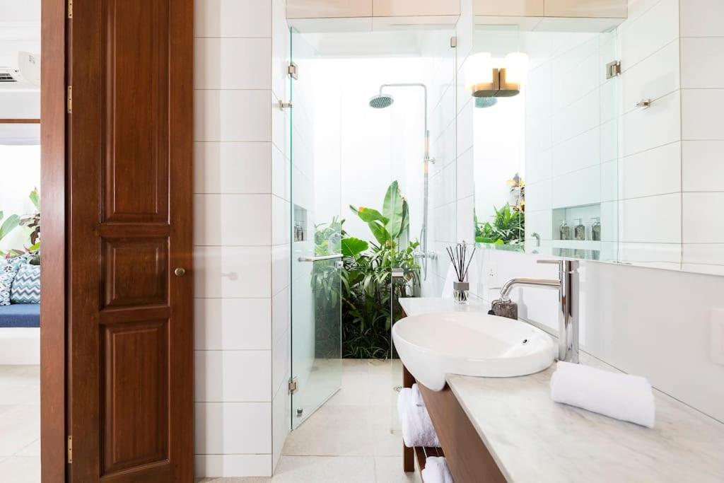 Casa Sintra - Romantic, tranquil hideaway, walk to beach Casa Sintra - Romantic, tranquil hideaway, walk to beach