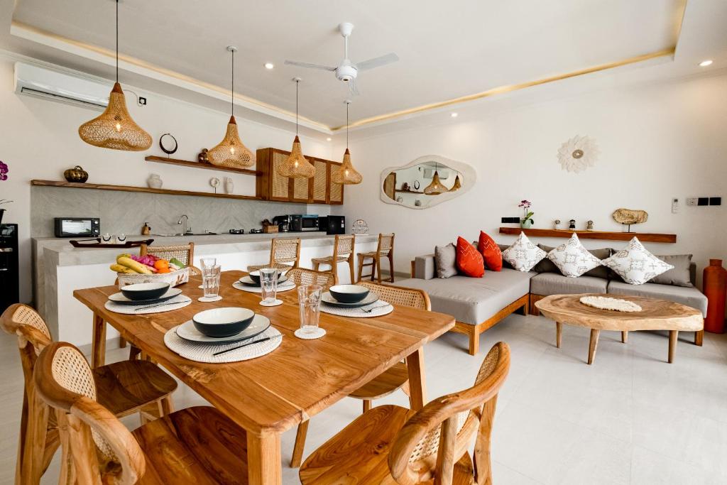 Brand new - spacious complex Villas Virland - center Seminyak