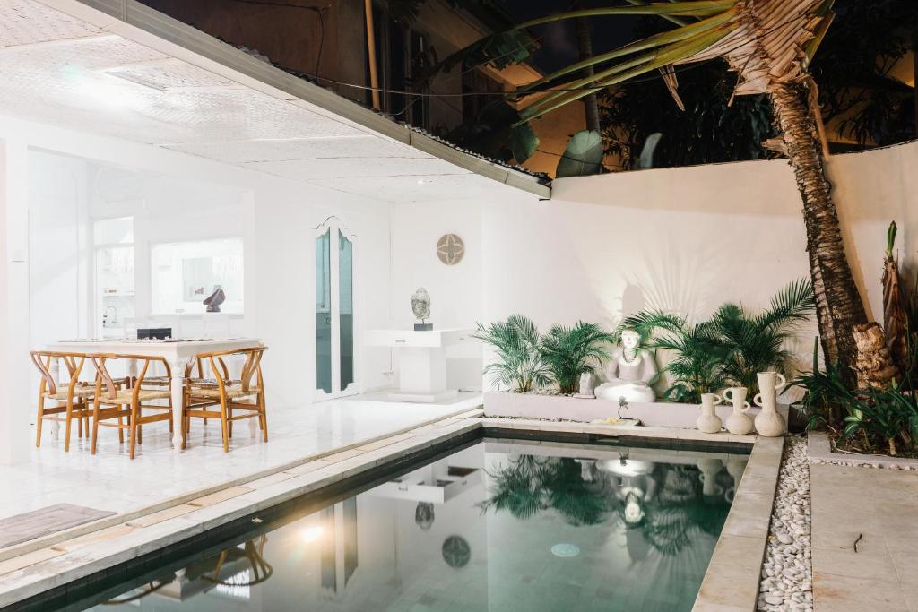 Seminyak Villa, Pool, 2 min to Double Six Beach Seminyak Villa, Pool, 2 min to Double Six Beach
