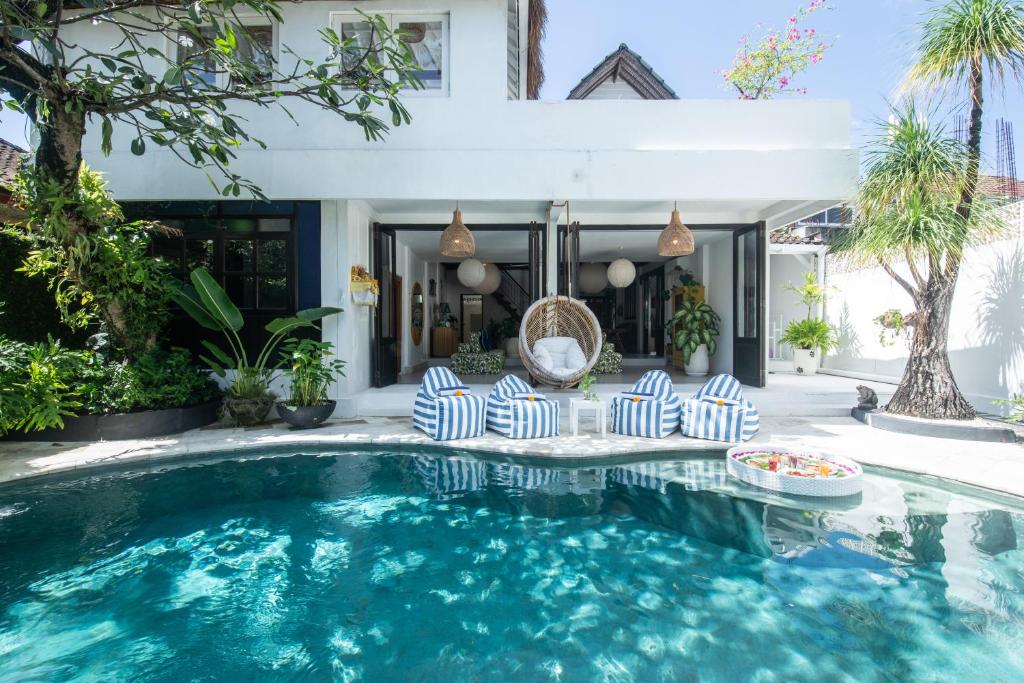 The Monroe 3BR Luxury Villa Seminyak with NETFLIX & Private Pool 900m to Beach The Monroe 3BR Luxury Villa Seminyak with NETFLIX & Private Pool 900m to Beach