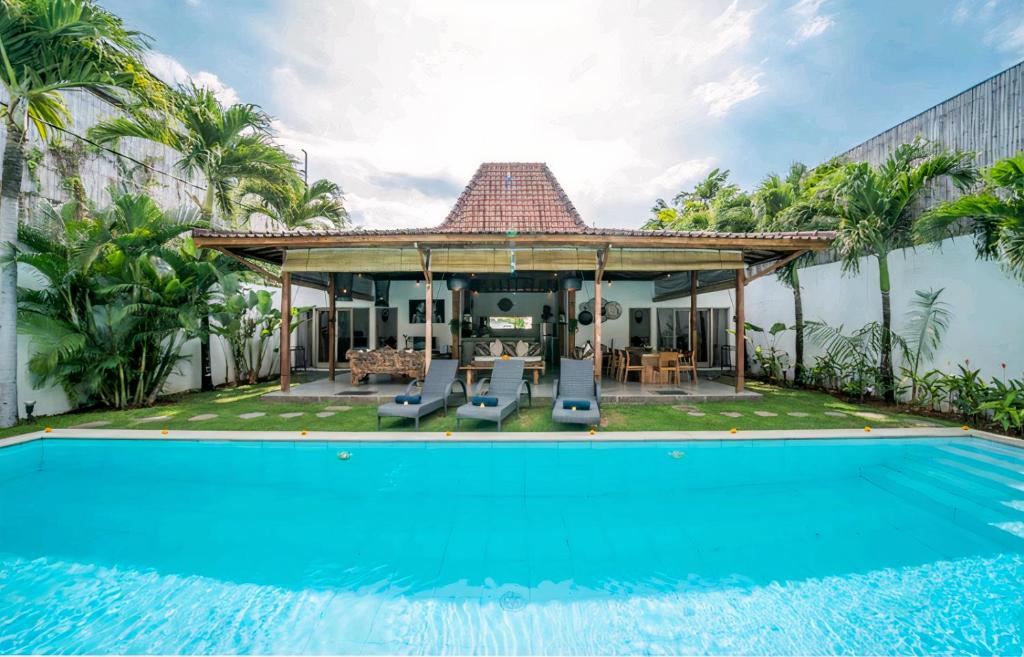 Villa Teman Eden, 4BR prime location Seminyak Beach Villa Teman Eden, 4BR prime location Seminyak Beach