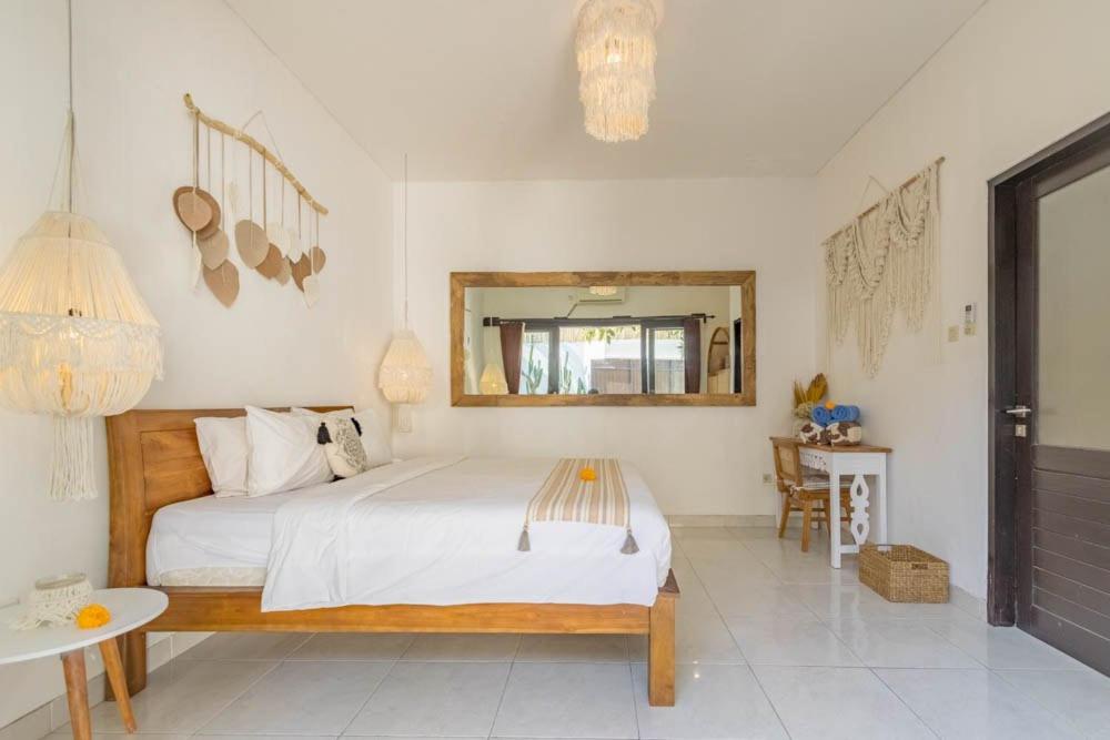 Cozy villa 2bdr in Seminyak , pool,800m beach