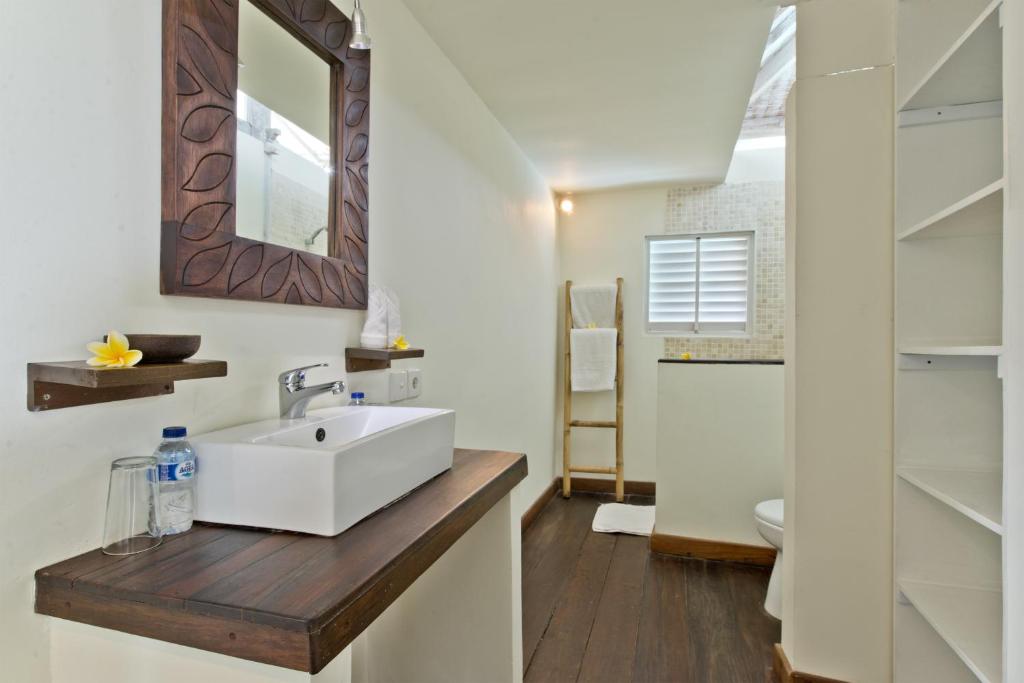 Villa Laksmana Hideaway 2 - Surrounded by water- 2bd villa with fantastic pool!