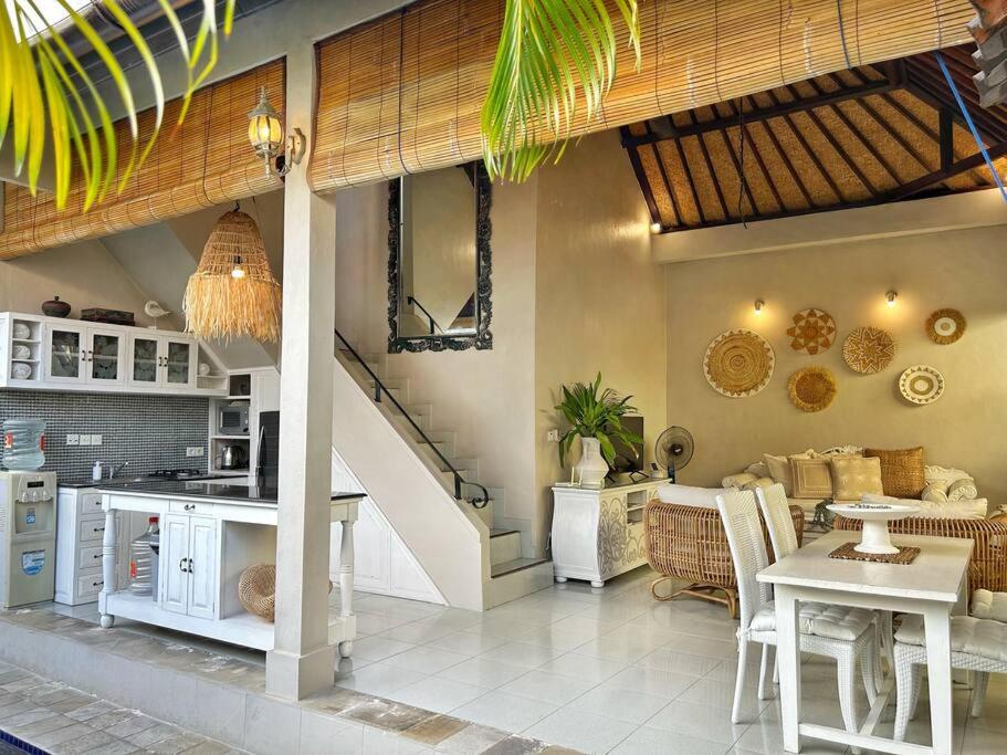 Frangipani Villa Seminyak - 2BR Pool Walk to Beach Frangipani Villa Seminyak - 2BR Pool Walk to Beach
