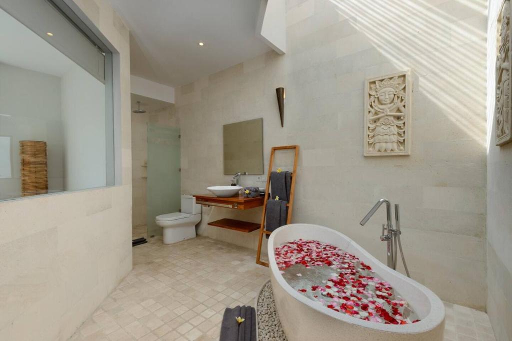 Villa Miro - Luxury, 3 Bed, Central Seminyak Villa Miro - Luxury, 3 Bed, Central Seminyak