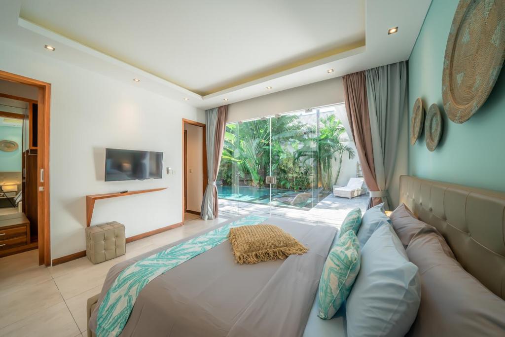 Villa Cuatro : Amazing 3BR Villa in Seminyak - Perfect Location