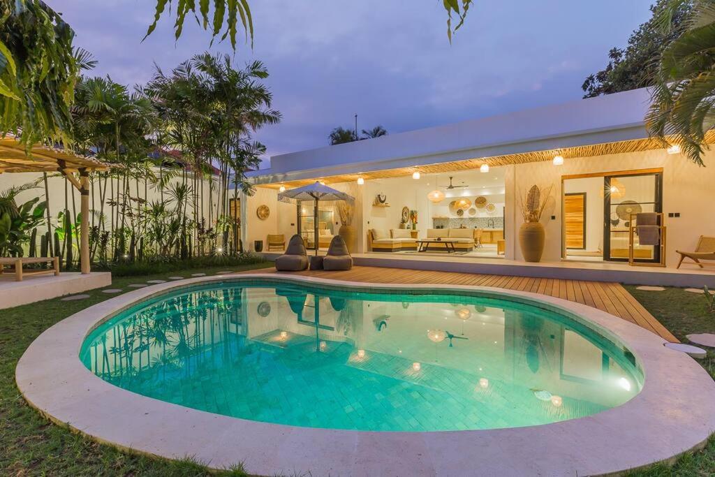 Villa Alamanda Livia Seminyak Design spacious 2bdr and private pool Villa Alamanda Livia Seminyak Design spacious 2bdr and private pool