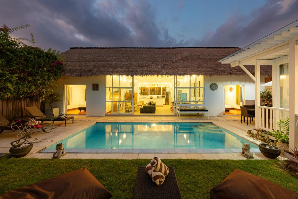 Villa Blue Pearl by Optimum Bali Villas Villa Blue Pearl by Optimum Bali Villas