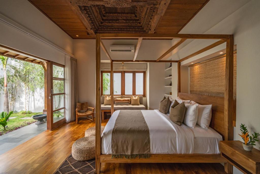 Villa Zarrin Seminyak Bali Luxury 3 bedroom villa
