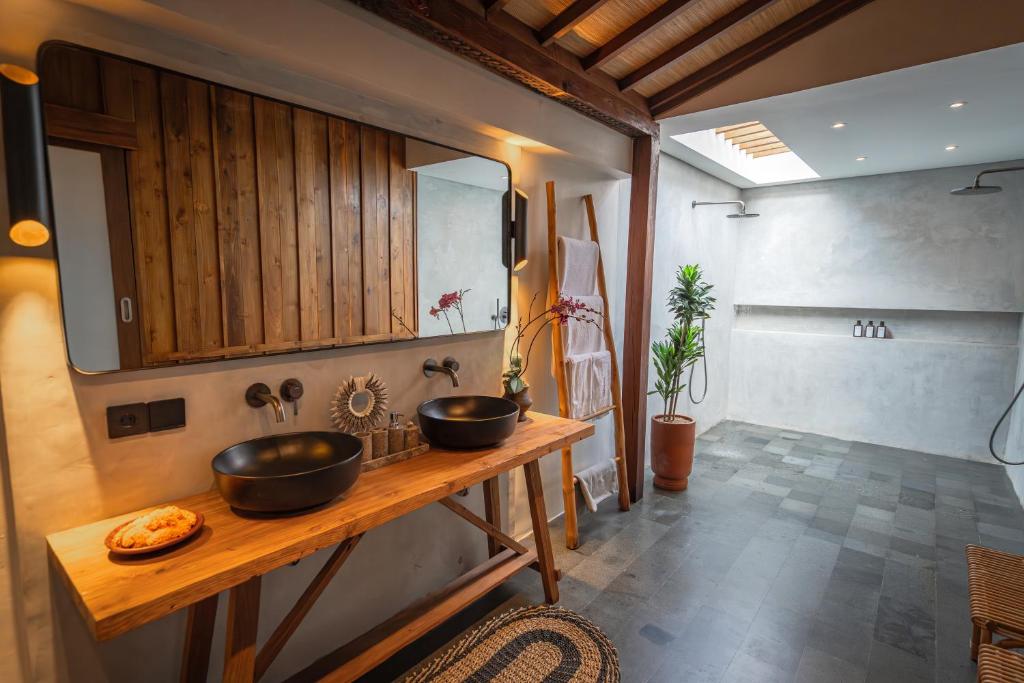 Villa Zarrin Seminyak Bali Luxury 3 bedroom villa