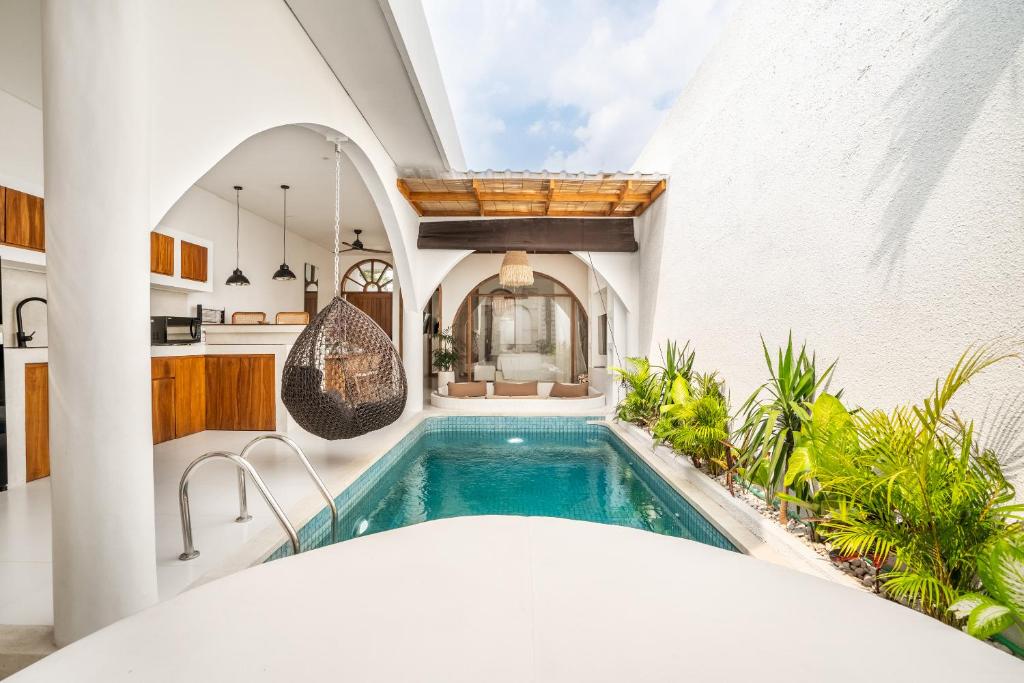 La Feliz Villa Seminyak - New Year's Offer La Feliz Villa Seminyak - New Year's Offer
