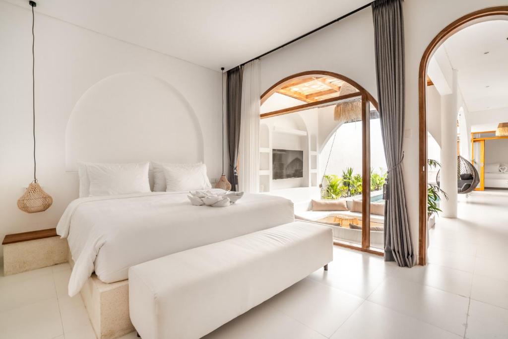 La Feliz Villa Seminyak - New Year's Offer La Feliz Villa Seminyak - New Year's Offer