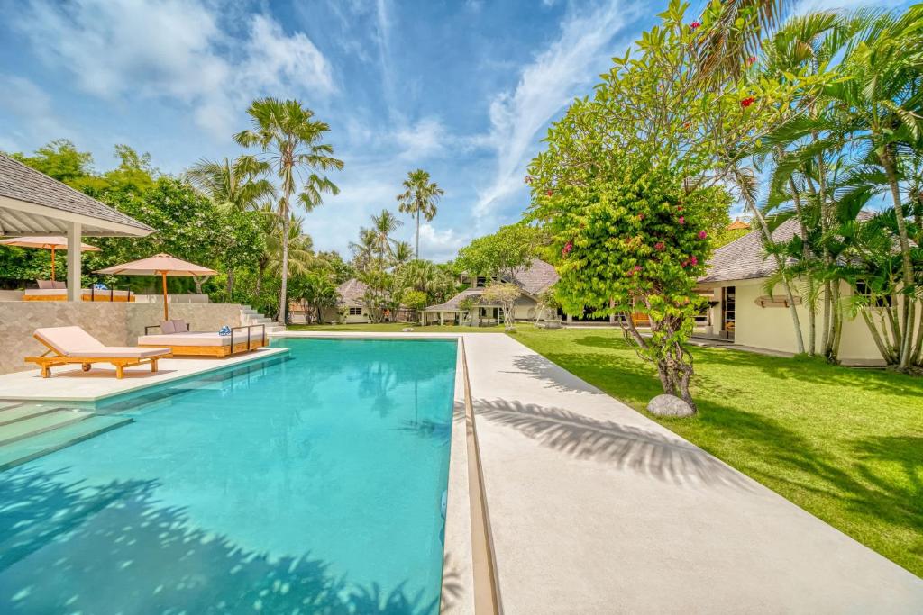 Villa Venice - 2000m2 Garden right behind beach