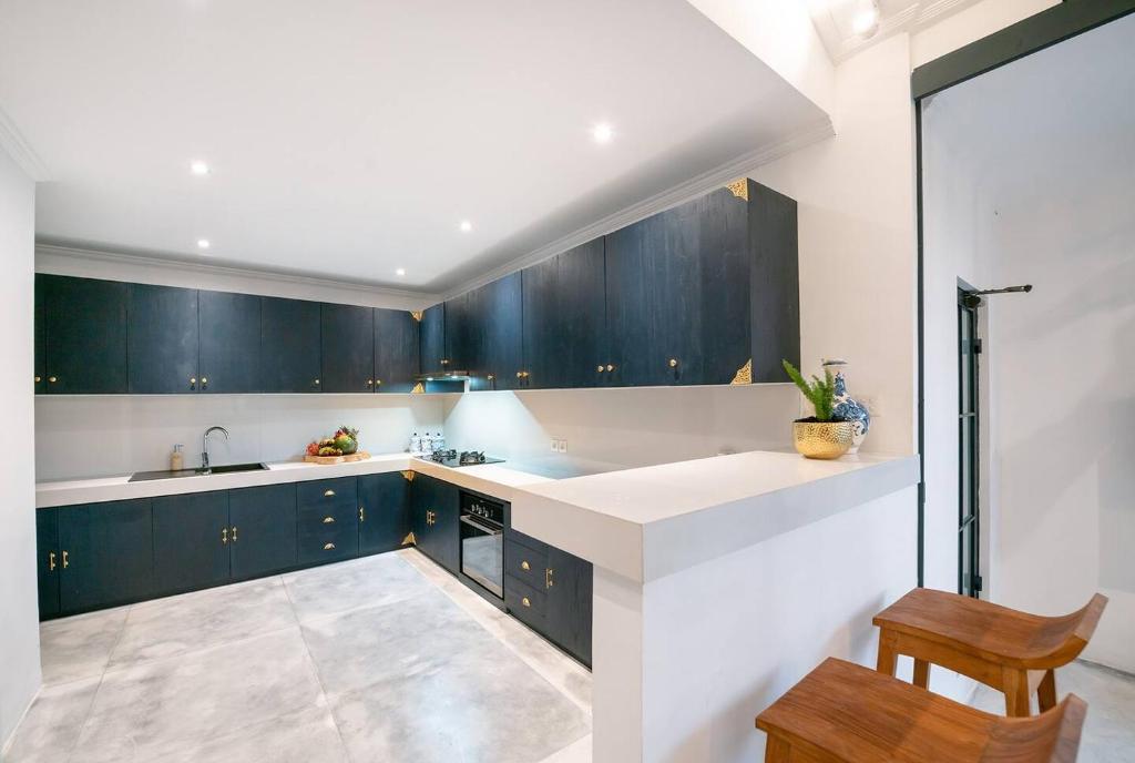 Luxe 5 Bed, Sleeps 10, Butler, Walk To Shopscafe Luxe 5 Bed, Sleeps 10, Butler, Walk To Shopscafe