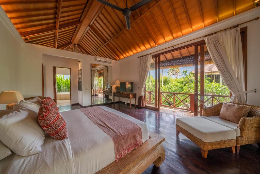 Villa Rubina - Luxury Pool Villa in Batu Belig Next to the Beach! Villa Rubina - Luxury Pool Villa in Batu Belig Next to the Beach!
