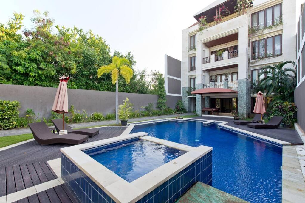 Quiet Central Seminyak 2bd 2 bath and walk to eat st Quiet Central Seminyak 2bd 2 bath and walk to eat st