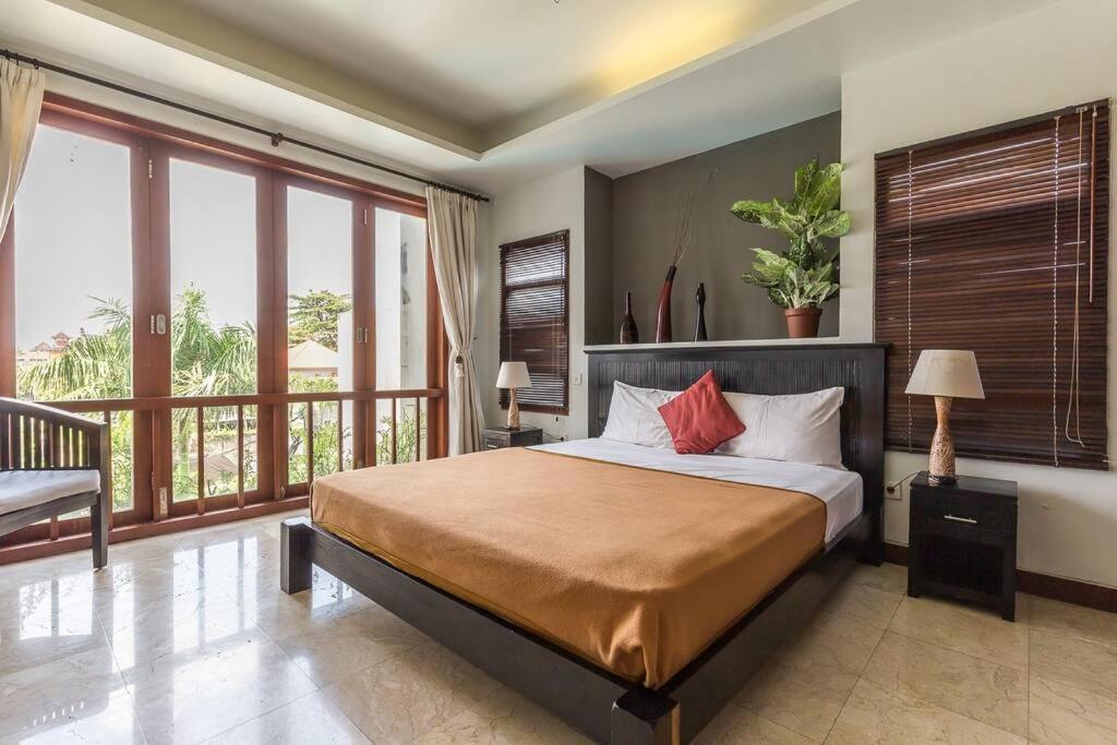 Quiet Central Seminyak 2bd 2 bath and walk to eat st Quiet Central Seminyak 2bd 2 bath and walk to eat st
