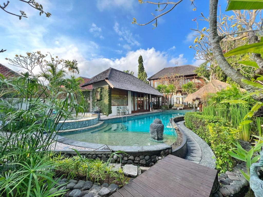 Villa Nicole 5BR Paradise, quiet area in Central Oberoi Seminyak Villa Nicole 5BR Paradise, quiet area in Central Oberoi Seminyak