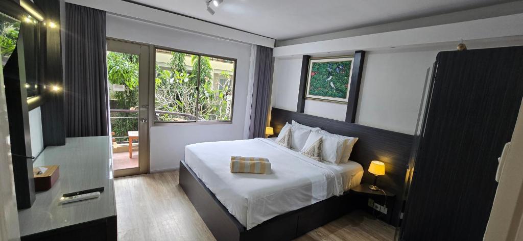 The Palmana Tropical Courtyard Jayakarta Residence 12 The Palmana Tropical Courtyard Jayakarta Residence 12