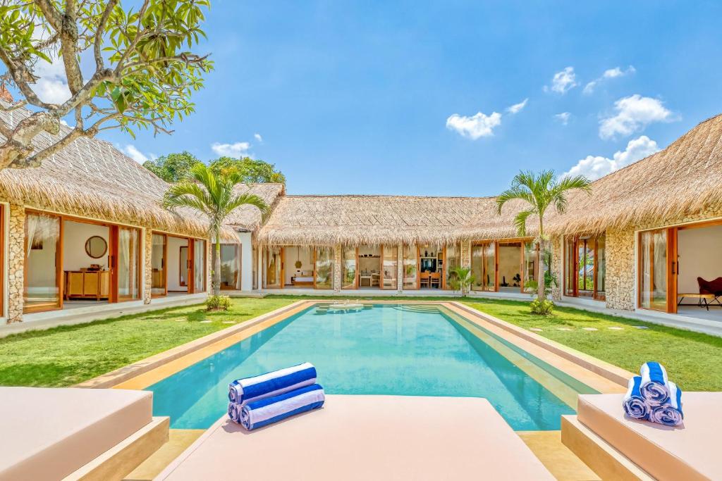 Villa El Gaucho: Brand New 9BDR Prime Location
